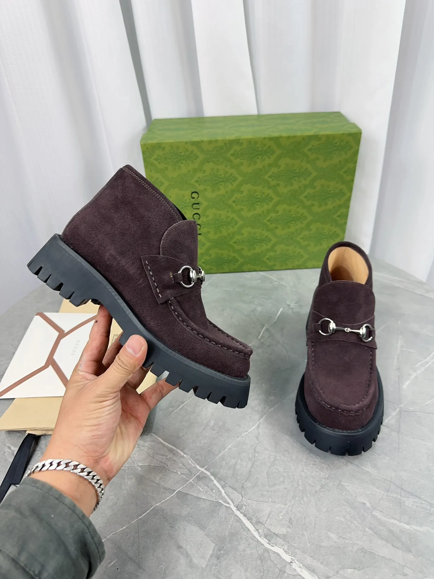 Men's shoes 💰620💰 New model from Gucci, double GG groove thick-soled loafers. The original version is made 1:1. Super beautiful quality, classic model at the counter. ❶Upper: original open-edge beaded cowhide ❷Inner lining: water-dyed cowhide ❸Feet: water-dyed cowhide ❹Outsole: ultra-light original sole ❺Thick sole heightening: 3.5cn ❻Packing: original packaging ❼Number: 35-42 (41 41 customized, non-refundable) Men's model: 38-46 (45, 46 customized, non-returnable)
